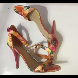 Mossimo floral strap heel NWT 8.5